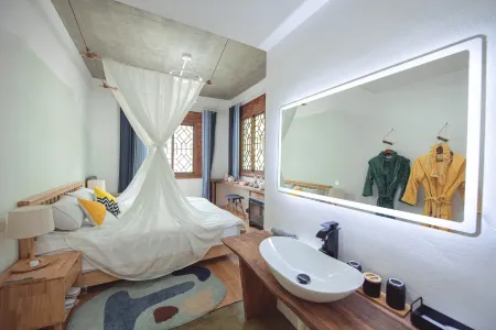 Shanjian Huali Inn