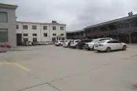 Qingcheng Hotel - parking