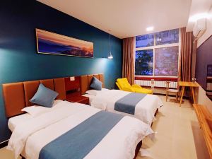 Kelaixuan Business Hotel (Huashan Scenic Area)