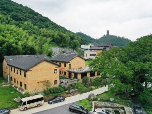 Dong Jiang Lake Daily Stay with Three Meals Cultural Tourism Homestay