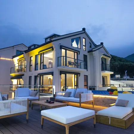 Zhujiajian Seawater Blue · SeaBlue Seaview Garden Villa