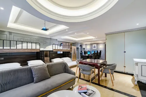 Fall in love with E-sports Hotel - Esports