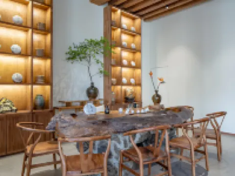 騰沖雲裏時光·無憂全景溫泉度假客棧（和順古鎮店） 騰衝酒店