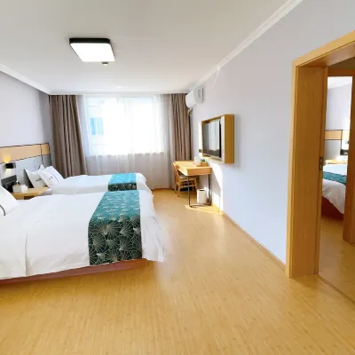 WUHUA Holiday Hotel（chongmingnanmenmatou） Hotel dekat Bandar Chongming