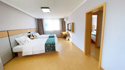 WUHUA Holiday Hotel（chongmingnanmenmatou） Hotels near Chongming Gymnasium