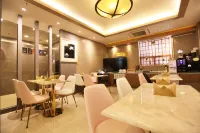 Changwon at Business Hotel