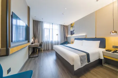 Homeinn Selected Hotel (Dandong Sino-Korean Yalu River Bridge Riverside View) Hotel di Dandong