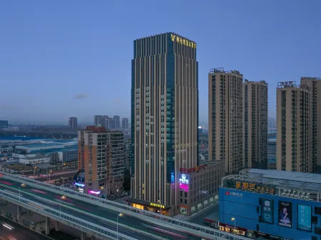 Vienna International Hotel (Hefei Changfeng Wanda store in Beicheng) Отели рядом с достопримечательностью «Anhui Business and Technology College»