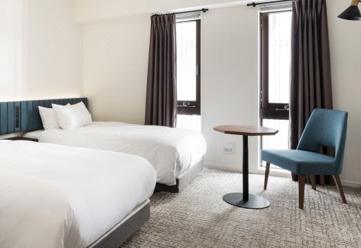 4. 네스트 호텔 히..