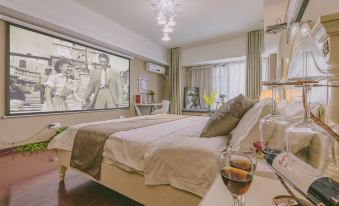 Spring Breeze Hotel (Chuhe Han Street SKP Branch)