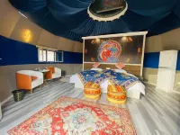 Dunhuang Desert Moon Bay Wild Luxury Desert Camping Starry Sky Hotel