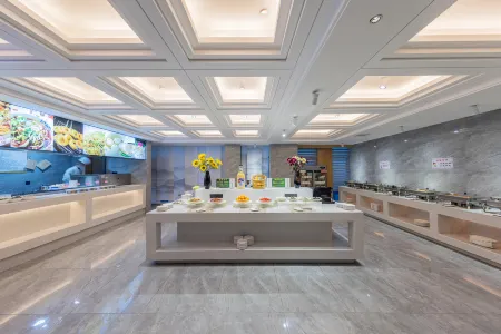 Wuling International Hotel (Enshi Cultural Plaza Airport Branch) Отели рядом с достопримечательностью «Hubei Enshi College»