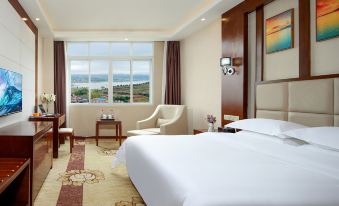 Vienna Classic Hotel (Weining Caohai Exhibition Center)