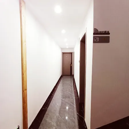 Fine Arts Apartment (Taijiang Station Shop)
