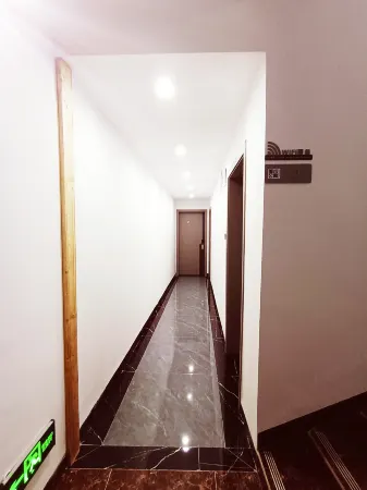 Fine Arts Apartment (Taijiang Station Shop) Отели в г. Тайцзян