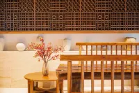 Wangcun Caotang Inn (Furong Town Waterfall)