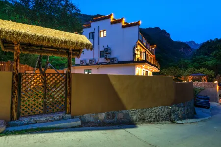 Jiuhuashan Qichishan Residential Residence Отели рядом с достопримечательностью «Tianchi Ancient Temple»