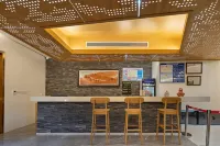 Floral Hotel·Pan'an Jiujian Tian Hotel (Zhezhong Grand Canyon Underwater Hole Scenic Area Store)