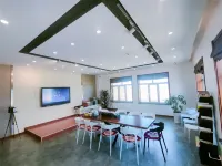 Alshan Mirror Photography Theme Hotel