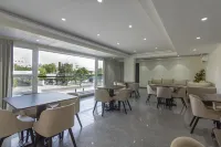 Palm Stay - Studios & Rooms