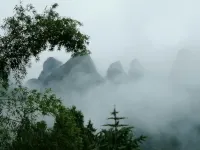 Yangshuo Mengyuan Shanju Hotel (Xingping Ancient Town Branch) - pemandangan pegunungan