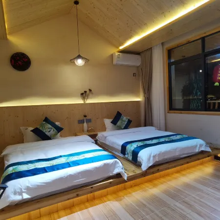 Linjiang Waterfall Viewing Inn