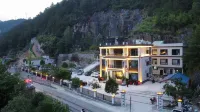 Dengjia Manor Hotels near Butterfly Dance Qingjiang·Enshi Dixin Valley Scenic Spot