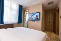 Shazhiyuan Light Luxury Homestay (Kumtag Desert Scenic Area)