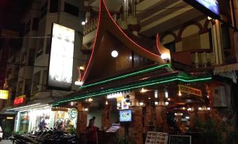 ROCK SHORE PATONG