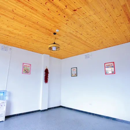 Qinglin Miao She (Nanhua Miao Village Resort Store)