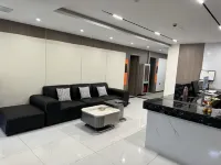 Qian Hotel (Qingcheng County North District Plaza) - parking