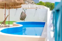 Mediterranean Romantic Seaview Holiday Guesthouse by the Blue Shore (Xinghai Square Branch) - Water Park
