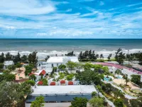 Listen to the sea shell holiday home (China's first beach shop) Hotels in Maoming