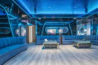 Cliff Mountain and Sea Residence