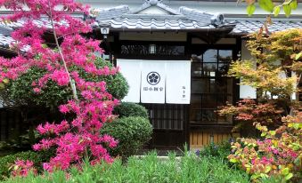 Tetsu-juro (former Ogunis residence) ,  Himeji Castles back parlor-like"400-year-old inn"