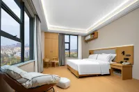 Yilong Xicheng International Hotel (Xuzhou Century Square Branch) Hotels near Jiaolonghu Sceneic Area