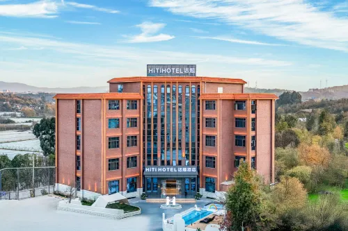 HiTi Hotel - parking