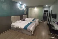 Jiuquan Longding Business Hotel (Zhonggulou Branch, Hantang Food Street)