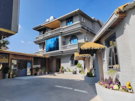 WanQinMeiXueHotel Отели рядом с достопримечательностью «Yeya (Wild Duck) Lake Holiday Resort»