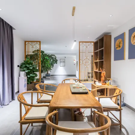 No.1 Art Hotel