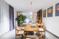 No.1 Art Hotel