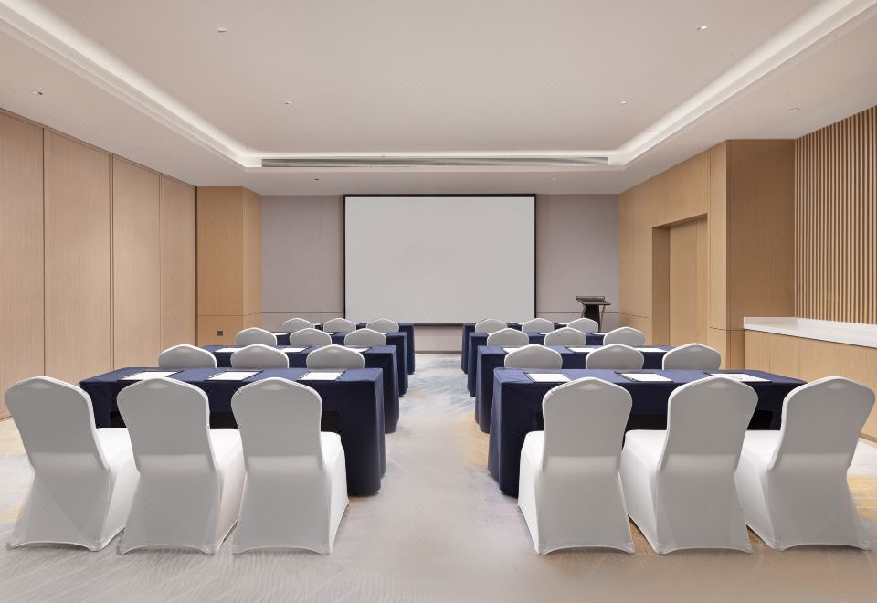 메후드 레스티 호텔 로비