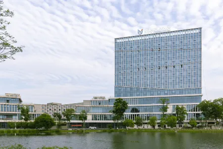 Lugang Mingyue Hotel Отели рядом с достопримечательностью «Zigong Colored Lantern Park»