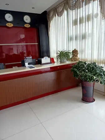 Huaxin Hotel Отели рядом с достопримечательностью «Changxingxian Mountain»