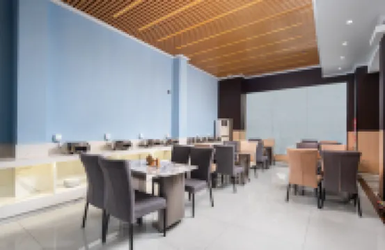 佛山峯景假日酒店（廣東千古情西樵山景區店）