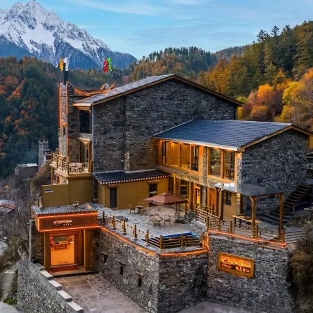 Lixian  Hidden Wonderland · Snow Mountain Luxury Resort Manor