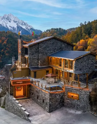 Lixian  Hidden Wonderland · Snow Mountain Luxury Resort Manor