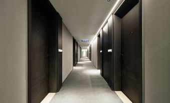 Atour Hotel Qingdao May Fourth Square Yan'an Third Road Metro Station