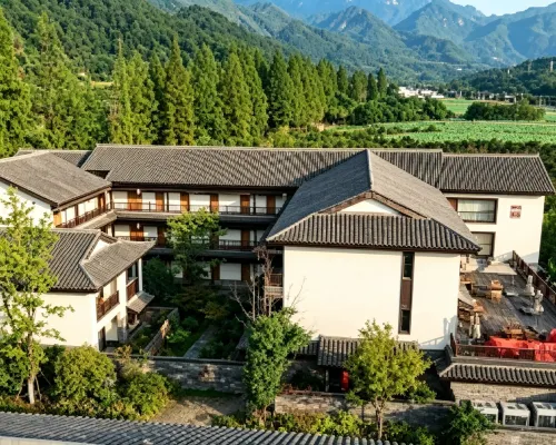 Jiuhua Mountain Banshan Yaoyue Hotel (Foot of Jiuhua Mountain) Hotels in Qingyang