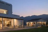 Xipo · Huating Lake Vacation Apartment